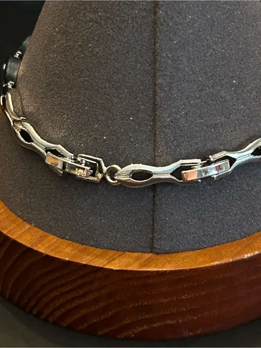 Silver-tone Floral Crystal Link Bracelet 7” With a 1” Extender Brand New